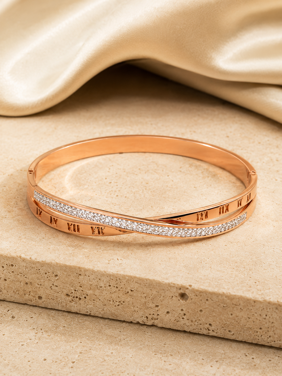Eterna Roman Bangle