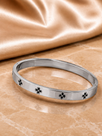Fleur Clover Bangle