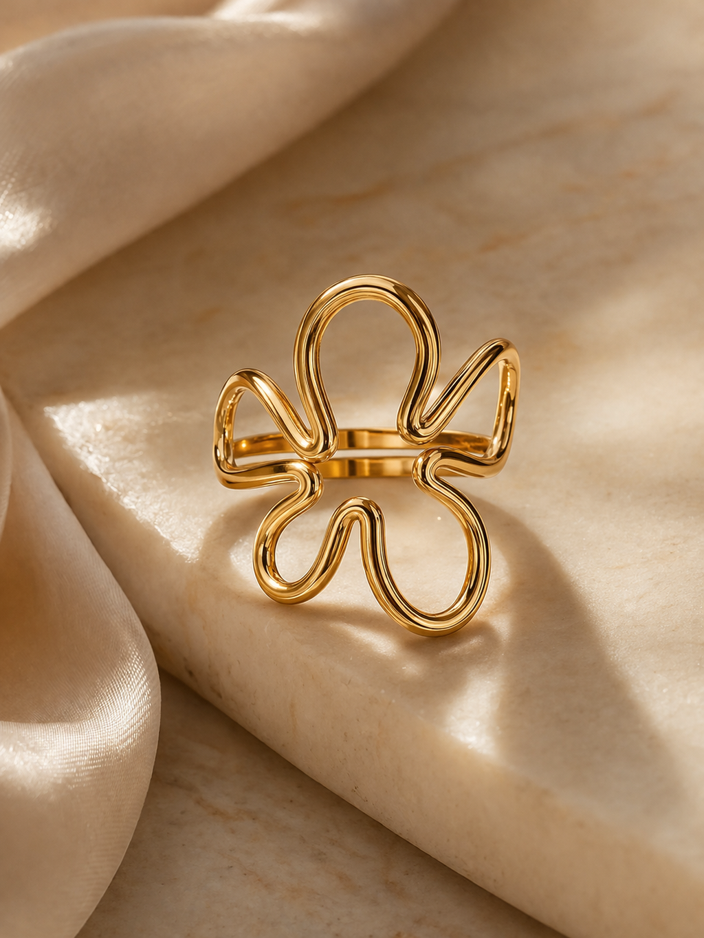 Fluid Bloom Ring – Briset London