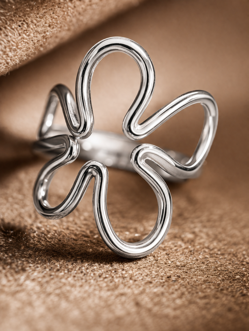 Fluid Bloom Ring – Briset London