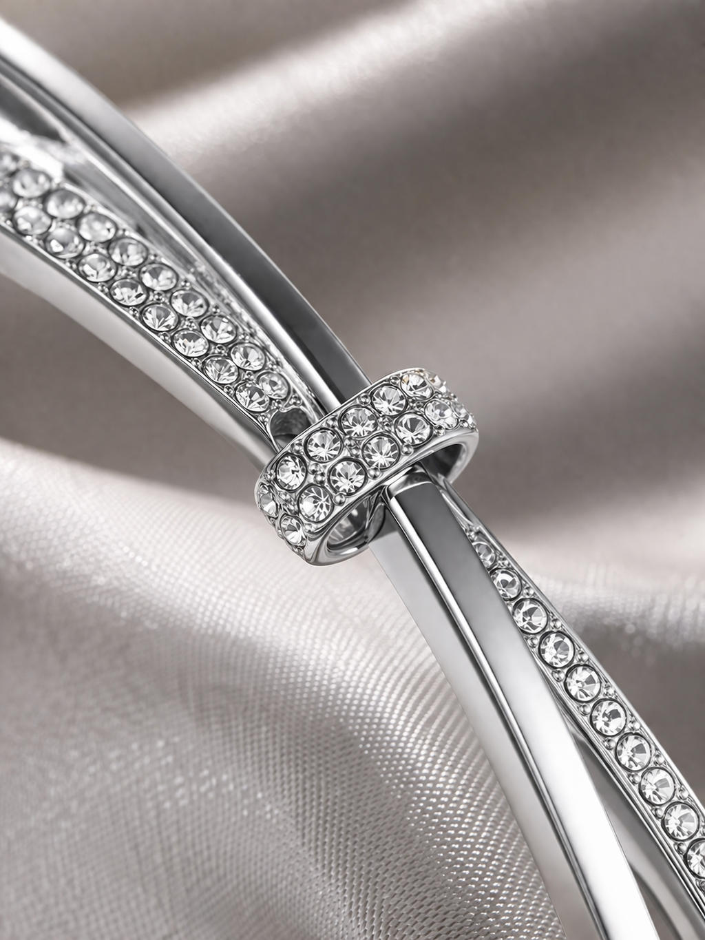 Pavé Bar Bangle – Briset London