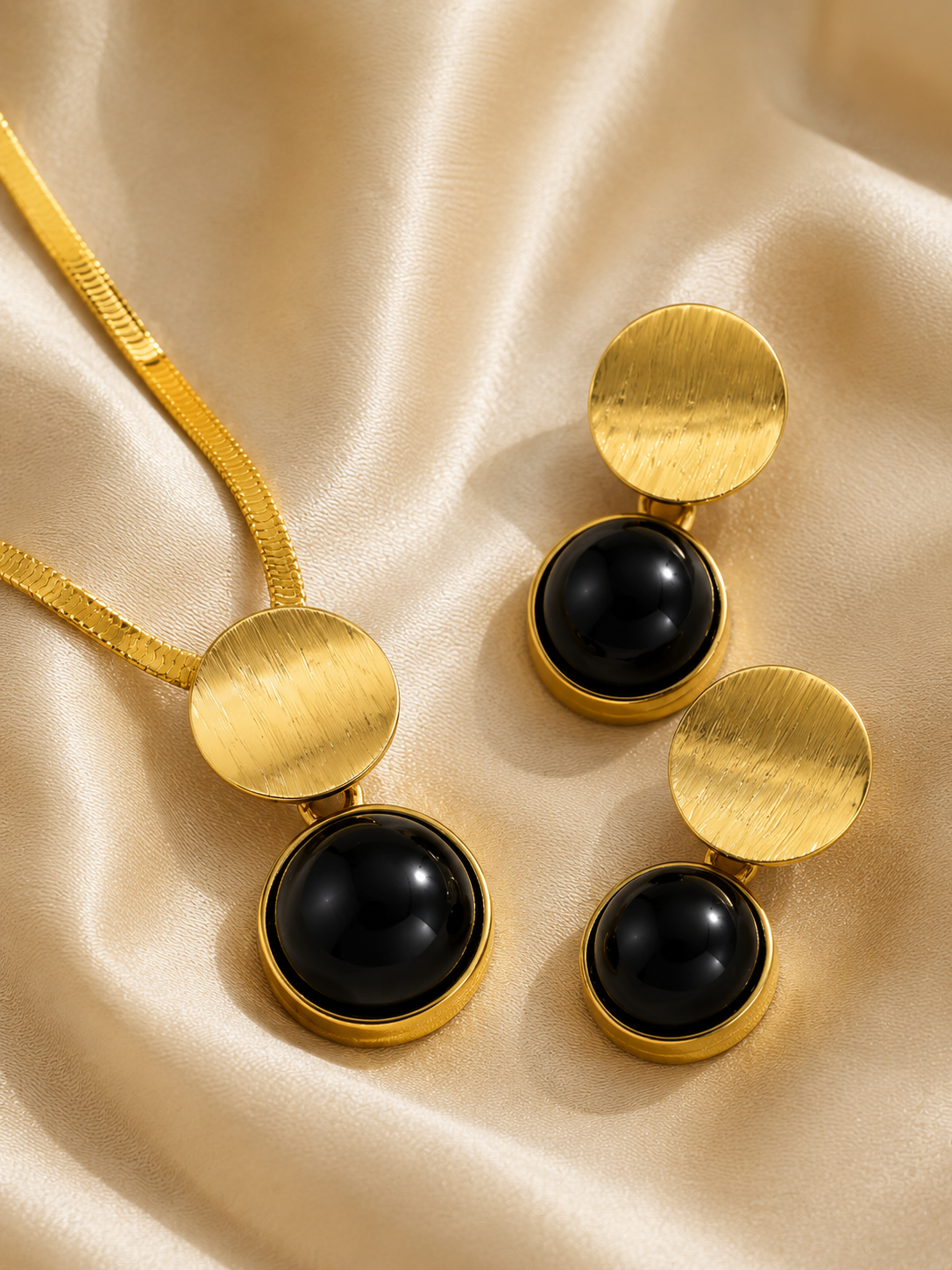 Sloane Noir Jewellery Set