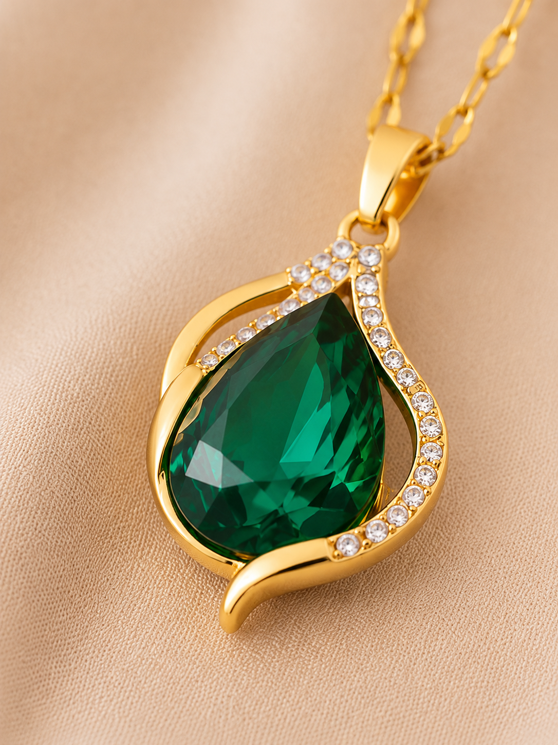Verdelle Teardrop Necklace